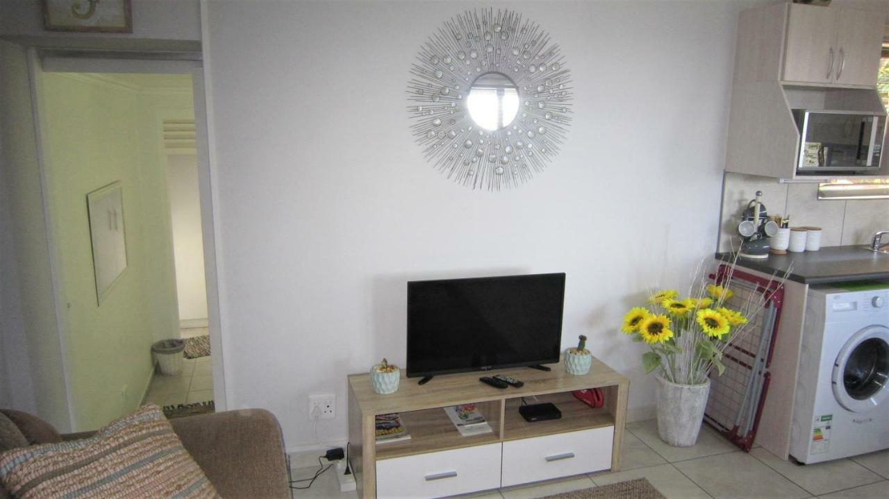 See Rus Self Catering Unit In Westbrook Kzn Private Neat And Cosy Kültér fotó